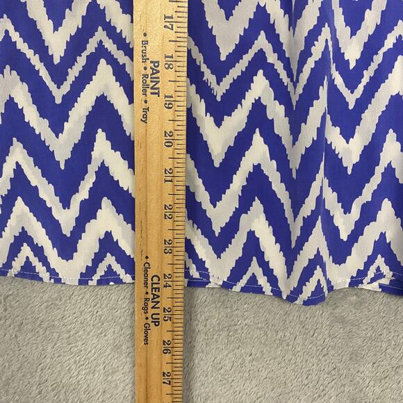 Lilly Pulitzer Top Womens Small Silk White Blue Chevron Popover Lightweight - Picture 4 of 9